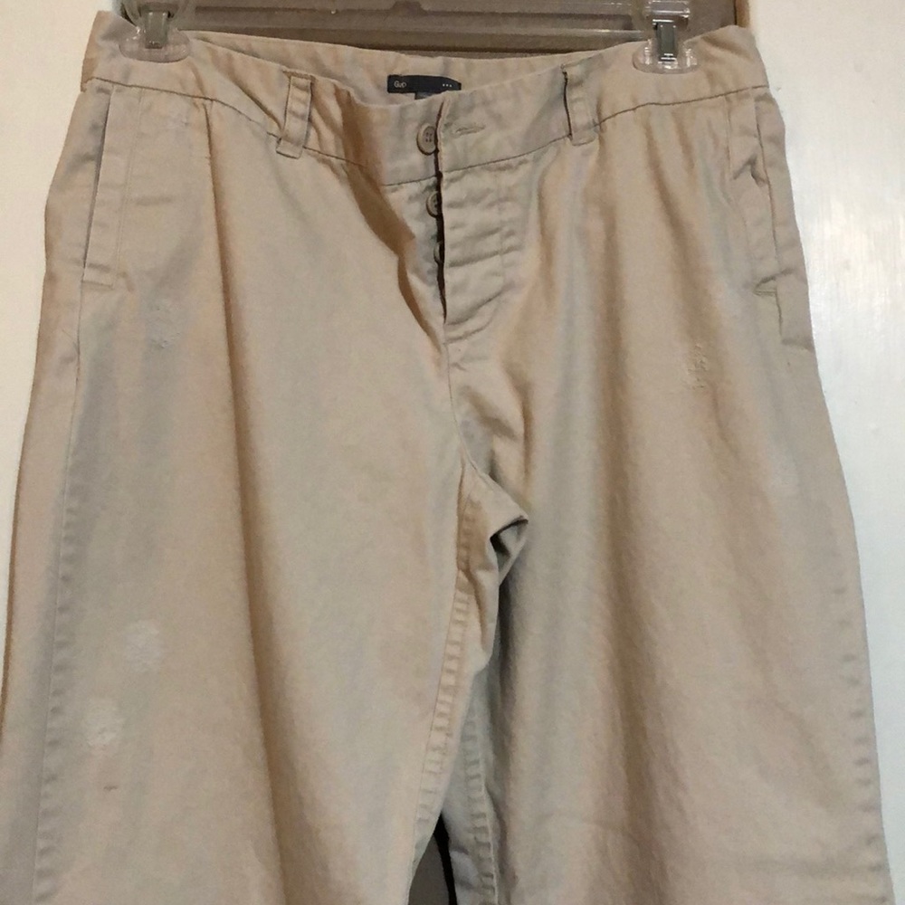5/$25🔅GAP Distressed Khaki Pants Size 10